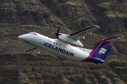 TF-FXH, Icelandair, Bombardier DHC-8-202 Dash 8 Q200, departing Isafjordur Airport, Iceland