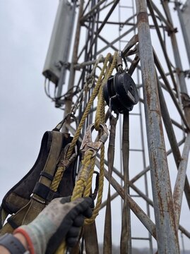 Telecom Cell Tower Climber Lanyard Rigging Safety Hoist