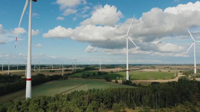 Windkraftanlage Turm und Rotorblatt Nahaufnahme
