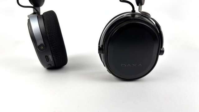 Kediri, East Java, Indonesia &ndash; August 26, 2026: Black Wireless Over-Ear Headphones with Cushioned Pads Displayed on White Background