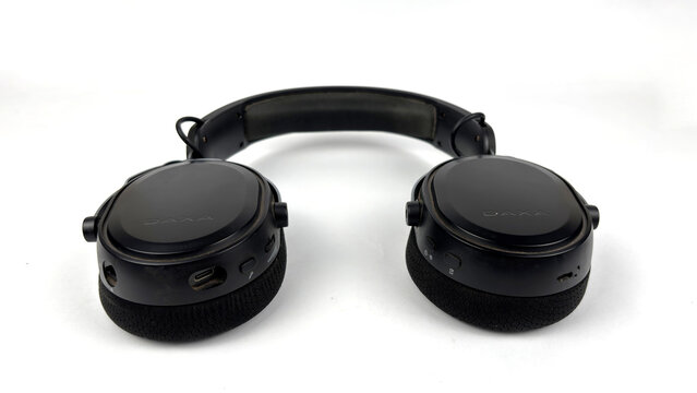 Kediri, East Java, Indonesia &ndash; August 26, 2026: Black Wireless Over-Ear Headphones with Cushioned Pads Displayed on White Background