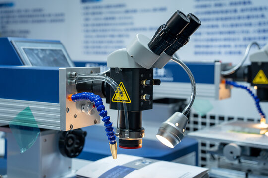 Industrial Laser Welding Device with Microscope Guidance