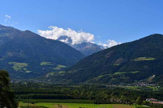 Sch&ouml;ne Landschaft bei Schluderns in S&uuml;dtirol 