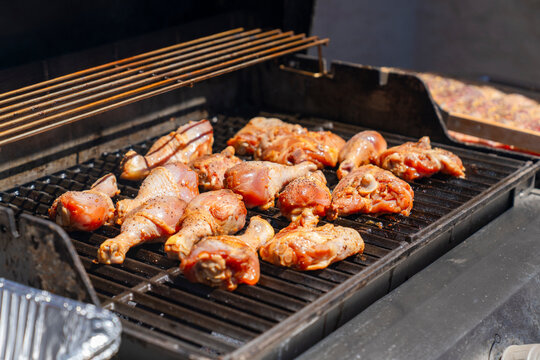 grilling chicken outside 