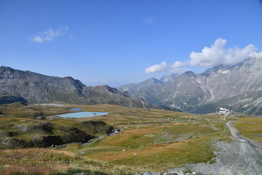 I laghi di Tramail,sopra Cervinia,splendidi specchi d'Acqua in cui si riflette il Cervino.