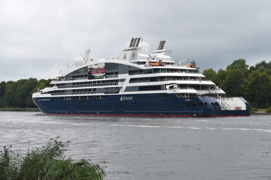 Luxus Kreuzfahrtschiff LE CHAMPLAIN f&auml;hrt durch den Nord-Ostsee-Kanal