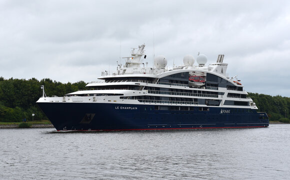 Luxus Kreuzfahrtschiff LE CHAMPLAIN f&auml;hrt durch den Nord-Ostsee-Kanal