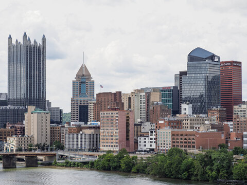 Pittsburgh downtown skyline, highlighting prominent glass corporate architecture