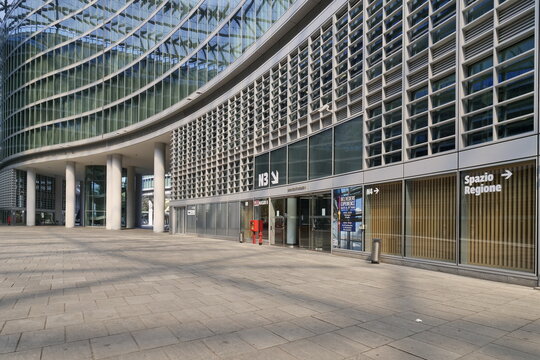Square and palace of regione in public administrative Headquarters for the Italian Lombardy region in Mila