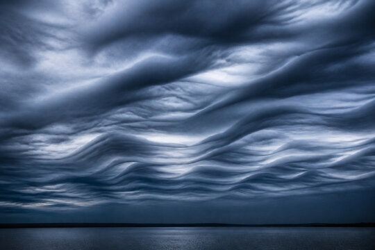 Undulatus asperitas waves rippling across the sky like an upside down