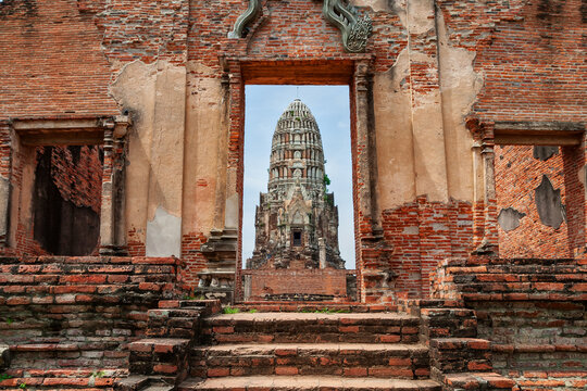 Wat Ratchaburana Temple In Ayutthaya, Thailand