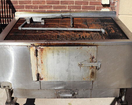 Outdoor stainless steel commercial barbecue smoker grill