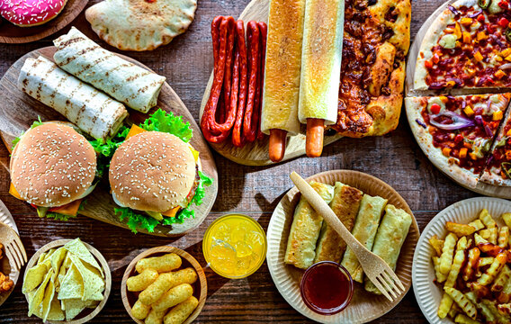 Foods enhancing the risk of cancer. Junk food