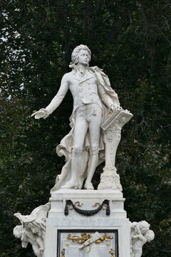 Statue of Wolfgang Amadeus Mozart in Burggarten, Vienna. 