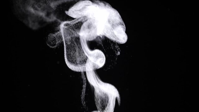 黒背景から蒸気が上がるスローモーション動画 4K 120fpsを30fpsに編集