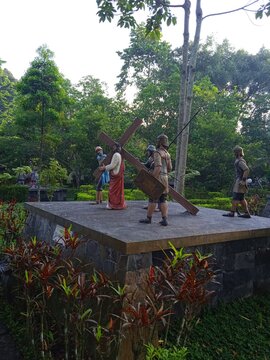 Jesus statue lore