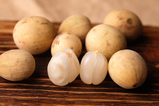 The duku, or Lansium domesticum often misidentified as  Lansium parasiticum is a type of fruit belonging to the Meliaceae family.