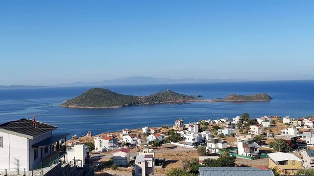 -4K resolution 2160x3840 video
-Wide Shot Landscape view with island