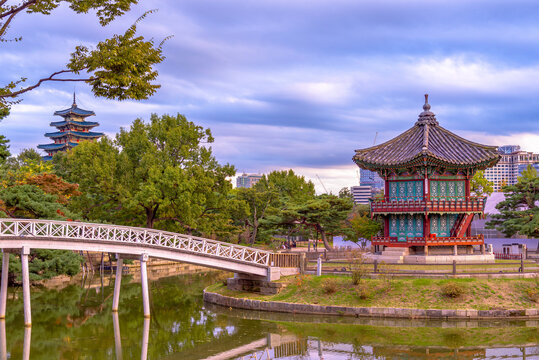 The most beautiful Viewpoint gyeongbokgung palace,
panoramic, tourist attractions in the city park of seoul City,
 Asia business concept image,panoramic modern cityscape building in korea. 
