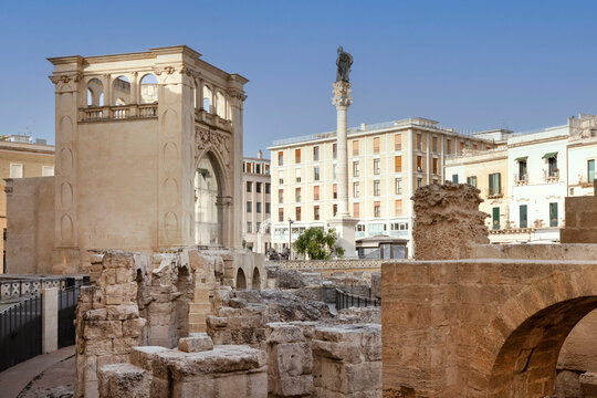 Vista posteriore del Teatro e Anfiteatro romano - Lecce - Salento