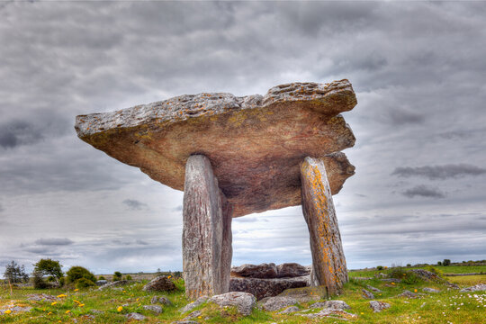 Ireland, County Clare, View of poulnabrone dolmen