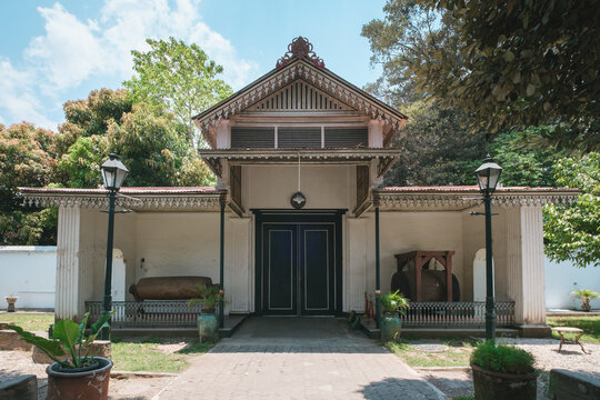 Yogyakarta Royal Palace, Indonesia: Historical Architectural Landscape