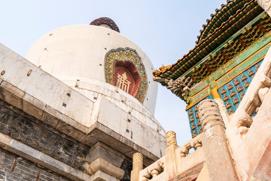 Beihai Park is located in Beijing, China.