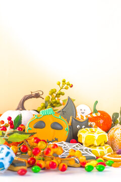 Happy Halloween greeting card background