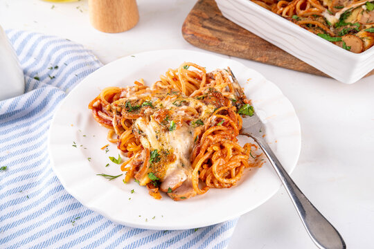 Viral Baked Spaghetti, Pizza Styled baked spaghetti pasta