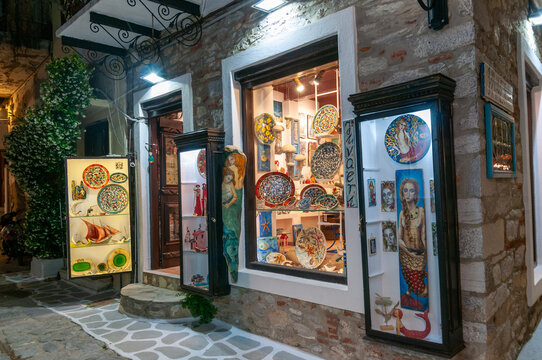 night pottery shop