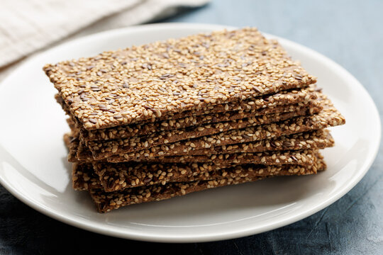Wholegrain Crispbread with Sesame and Flax Seeds