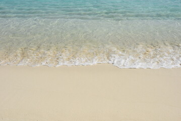 Waves breaking the beach © ash4482