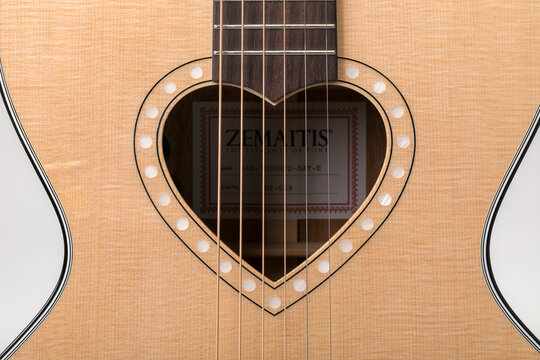 Zemaitis Guitar（ゼマイティス）のサウンドホール