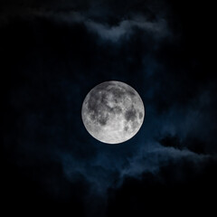 moon and clouds © yu__niiii