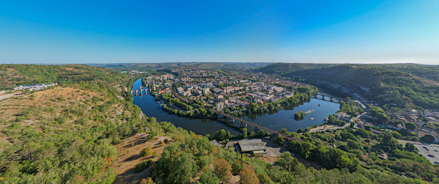 Cahors et la vall&eacute;e du Lot, en drone