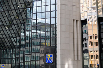Obraz premium grade level view of Royal Bank Plaza, South Tower, designed by WZMH Architects and completed in 1979, located at 200 Bay St, Toronto