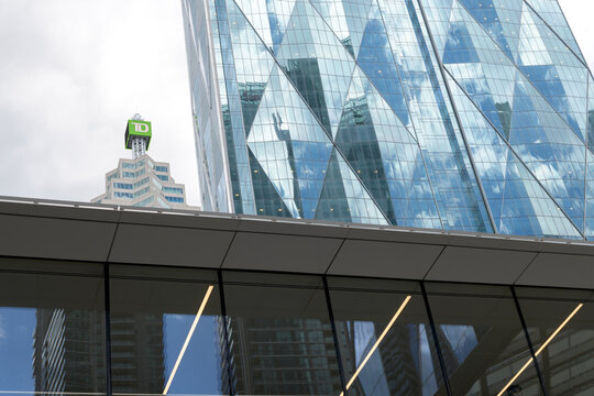 TD Place digital roof beacon and CIBC Square designed by WilkinsonEyre with Adamson Associates with Metrolinx re transit component located at 81 and 141 Bay St, Toronto