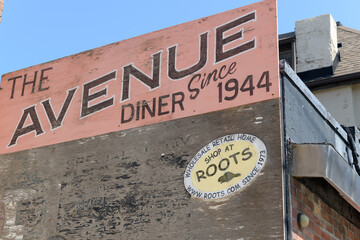 Obraz premium old sign at Avenue Diner (222 Davenport Rd), Toronto