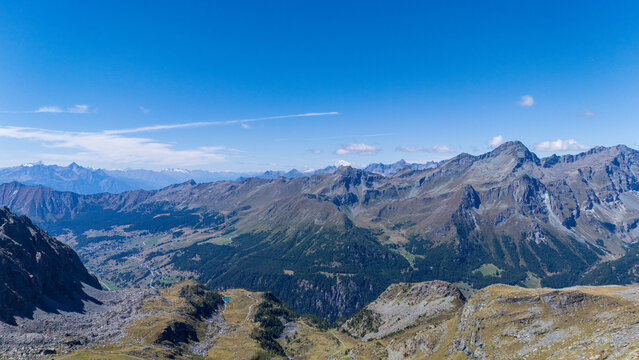 La Valle d'Ayas dal colle del Rothorn