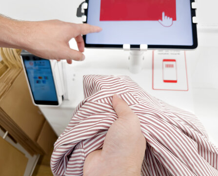 self checkout systems in  retail stores,Barcode scanner,Self checkout machine