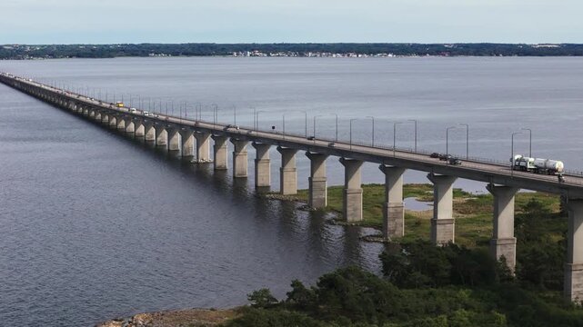 Oland bridge, bit truck, bus, motorcycle and cars, summer day (2of2)