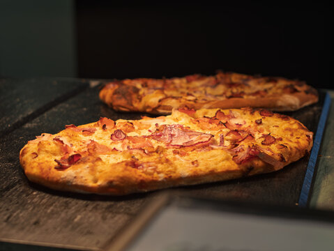 Deliciously Baked Ham and Cheese Flatbread Pizza