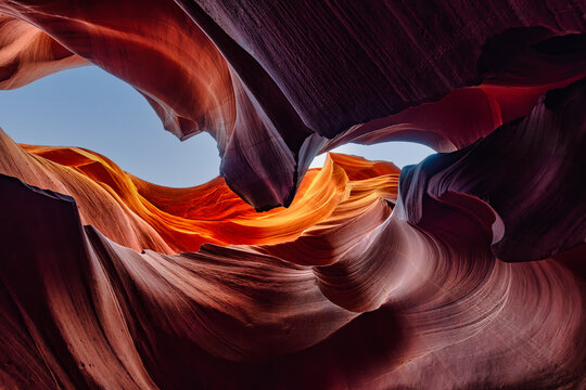 Majestic Sandstone Waves in Antelope Canyon with Dramatic Light