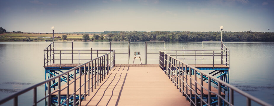 Fishing pier