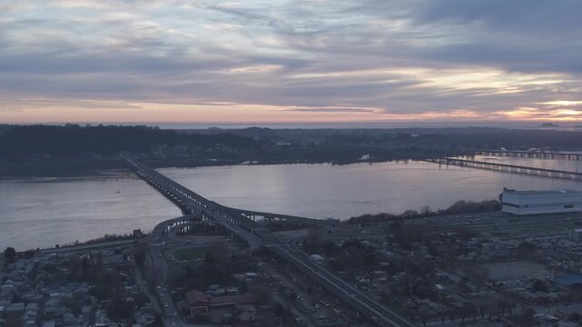 Vista al R&iacute;o Biob&iacute;o desde Concepci&oacute;n, formato log, atardecer