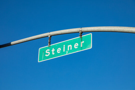 street name  steiner at traffic light in San Francisco