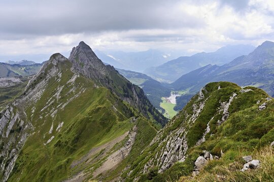 View from Zindlenspitz to Rossalpelispitz, back of Obersse, Innerthal, Canton of Schwyz, Switzerland