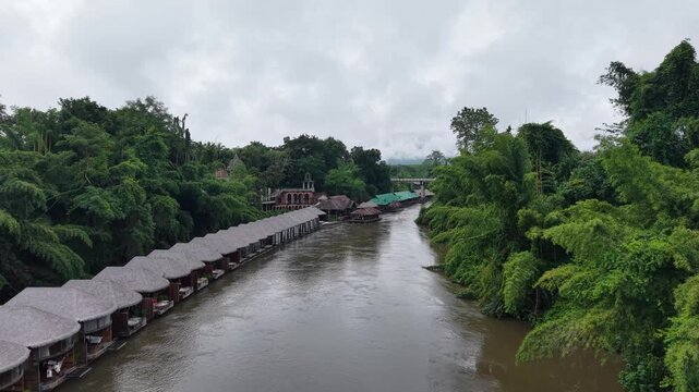 クウェー川の空撮・カーンチャナブリー　เดอะ ฟอร์ เรสท์ รีสอร์ท　River Kwai, Kanchanaburi, Drone shooting