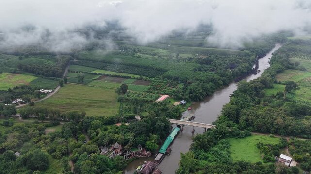 クウェー川の空撮・カーンチャナブリー　เดอะ ฟอร์ เรสท์ รีสอร์ท　River Kwai, Kanchanaburi, Drone shooting