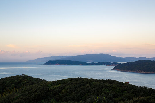 朝焼けの休暇村から望む地ノ島、友ヶ島